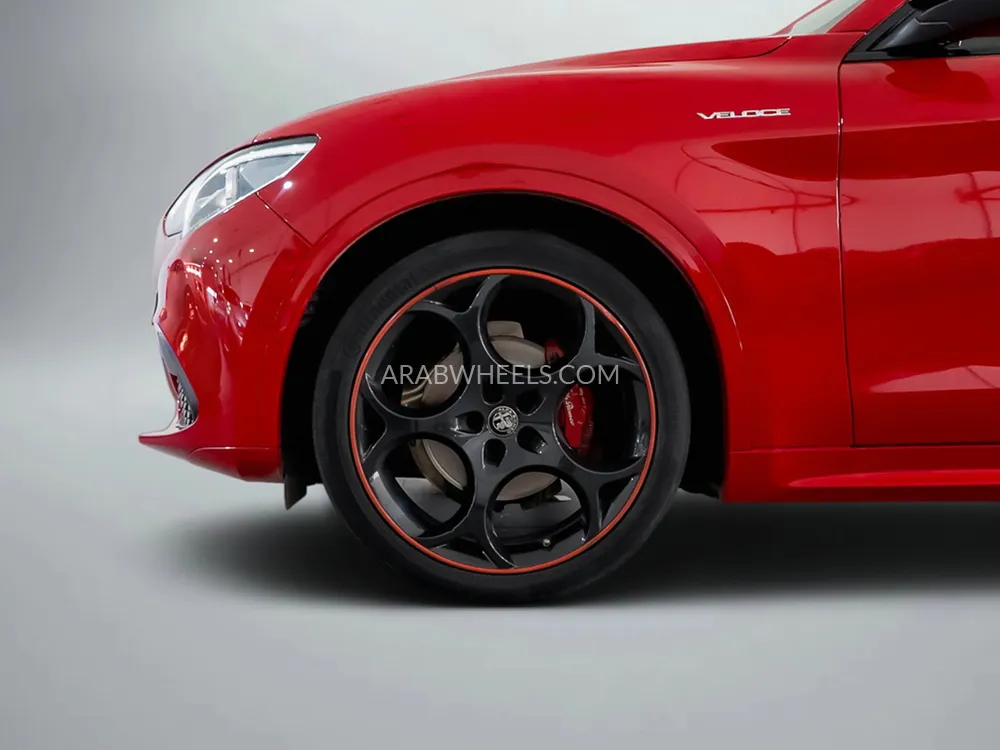 الفا روميو ستيلفيو 2023 for Sale in دبي Image-6