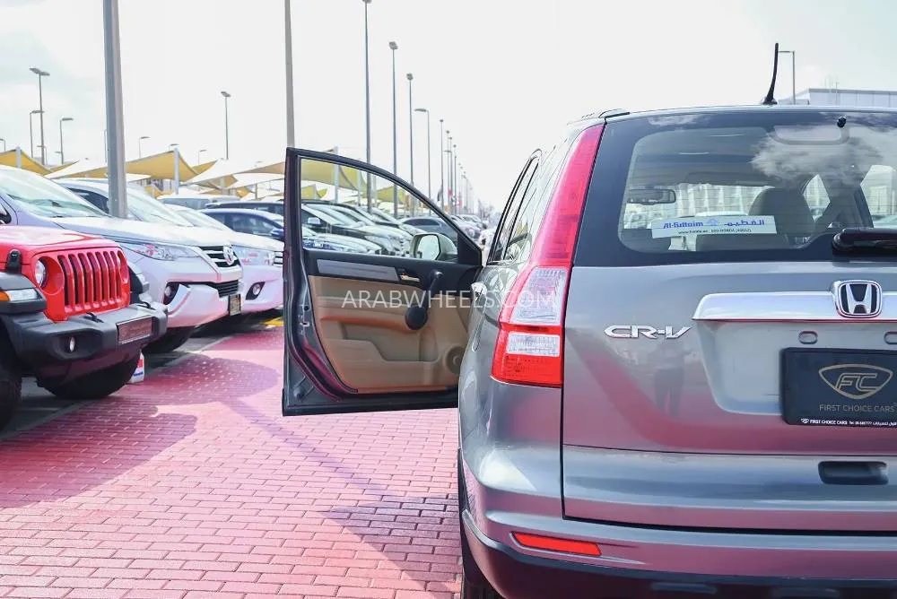 Honda CR-V 2011 for Sale in Sharjah Image-7