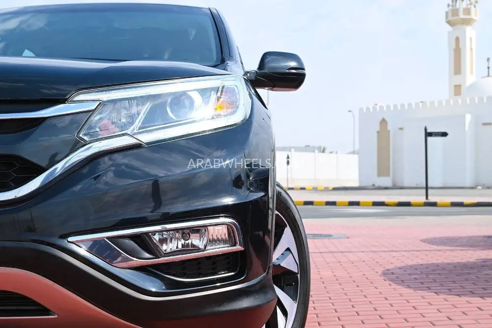 Honda CR-V 2016 for Sale in Sharjah Image-3