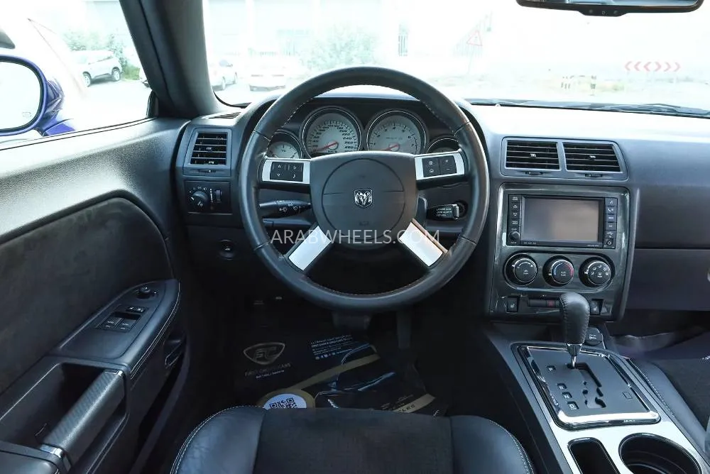 Dodge Challenger 2010 for Sale in Sharjah Image-9