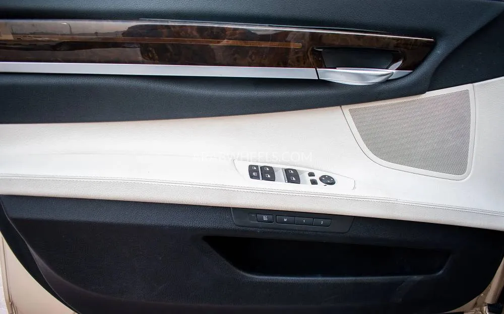 BMW 7 series 2013 for Sale in Sharjah Image-19