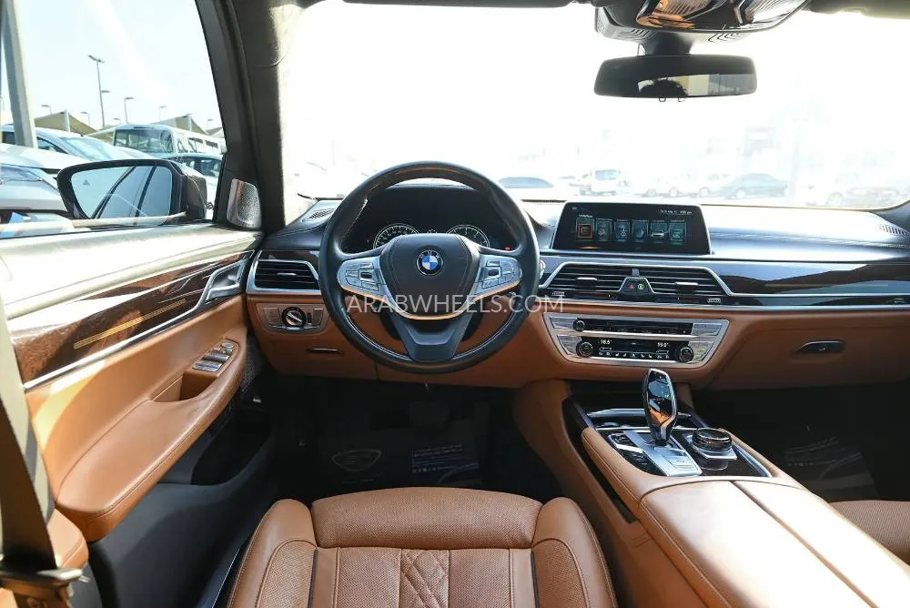 BMW 7 series 2016 for Sale in Sharjah Image-8