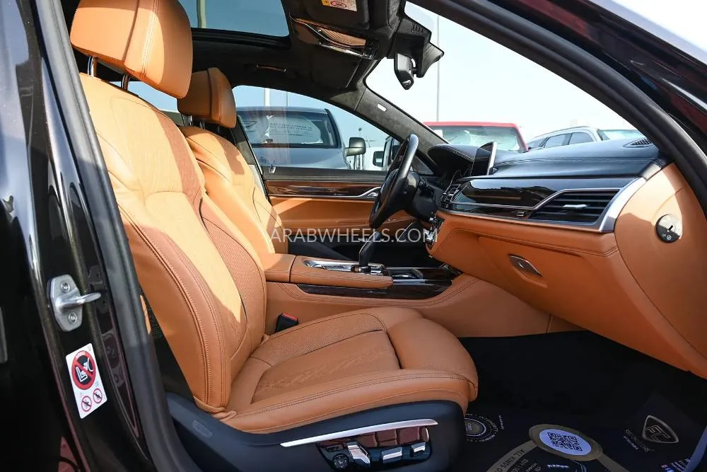 BMW 7 series 2016 for Sale in Sharjah Image-11