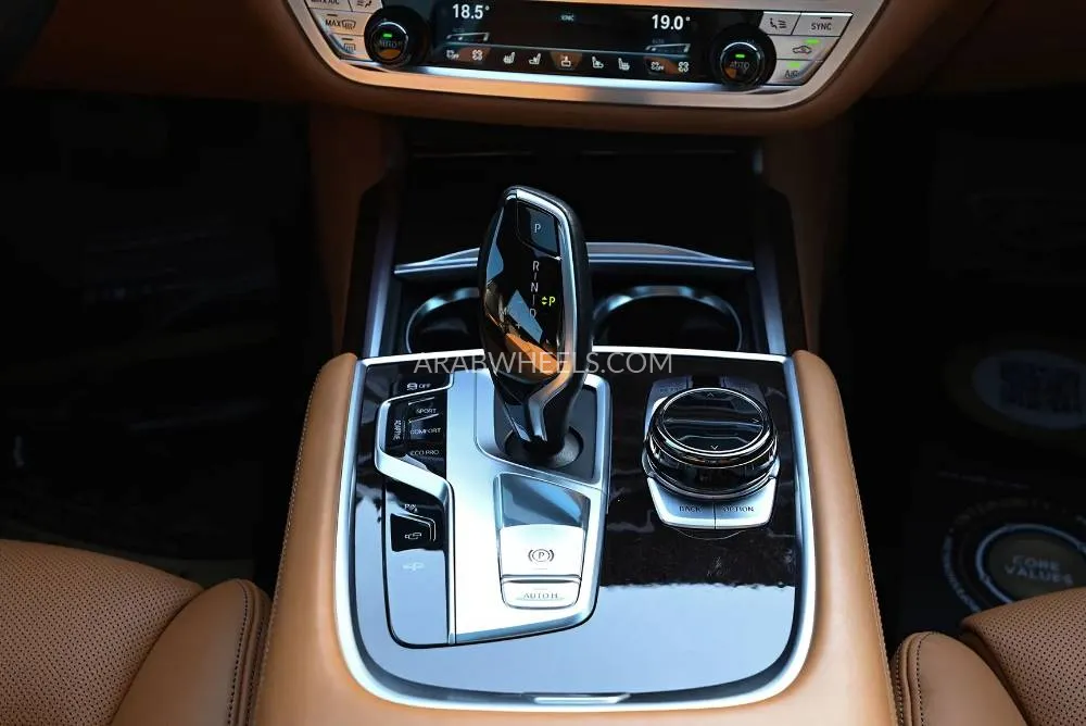 BMW 7 series 2016 for Sale in Sharjah Image-16