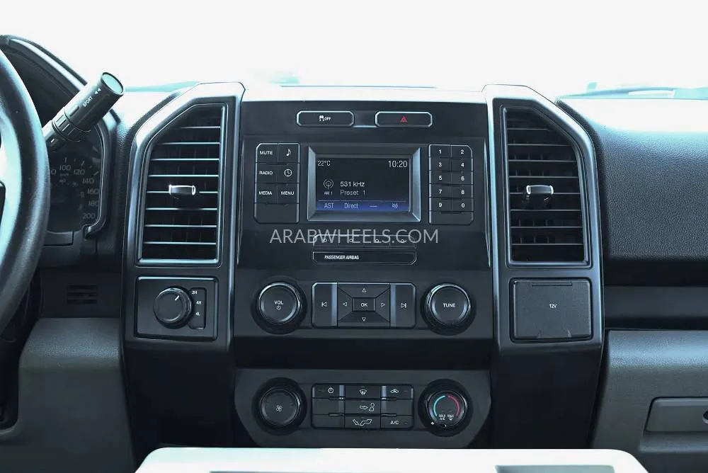 Ford F 150 2015 for Sale in Sharjah Image-16