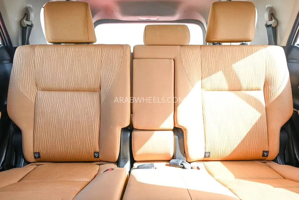 Toyota Fortuner 2017 for Sale in Sharjah Image-13