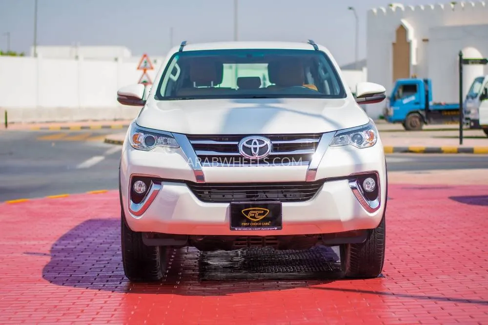 Toyota Fortuner 2019 for Sale in Sharjah Image-7