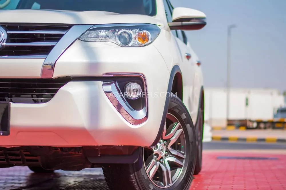 Toyota Fortuner 2019 for Sale in Sharjah Image-3