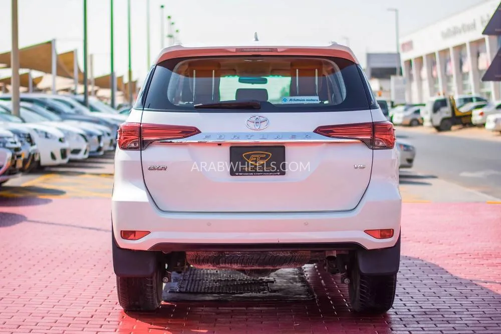 Toyota Fortuner 2019 for Sale in Sharjah Image-8