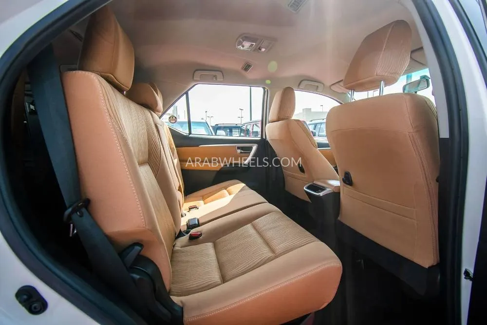 Toyota Fortuner 2019 for Sale in Sharjah Image-14