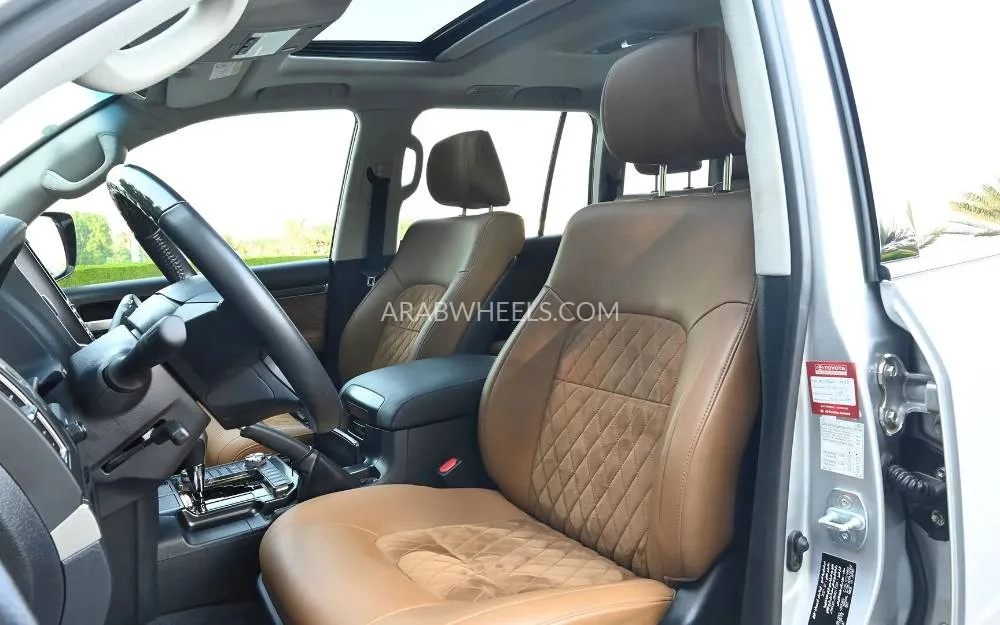 Toyota Land Cruiser 2021 for Sale in Sharjah Image-11