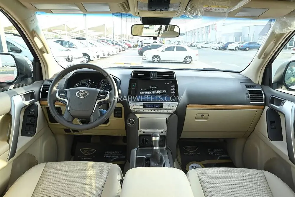 Toyota Land Cruiser Prado 2022 for Sale in Sharjah Image-10
