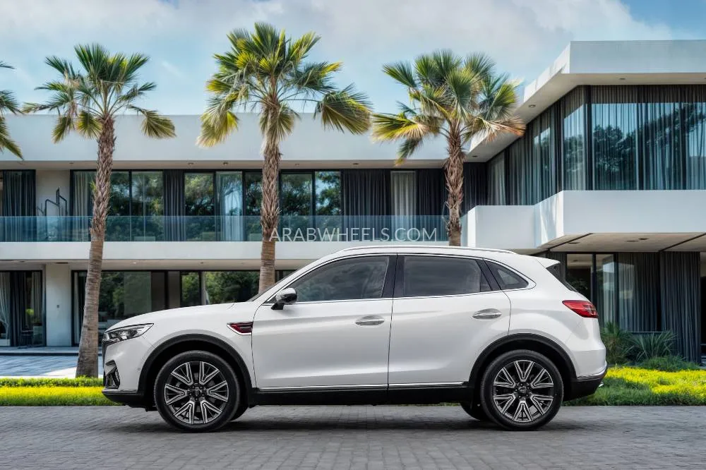 Hongqi HS5 2023 for Sale in Dubai Image-2