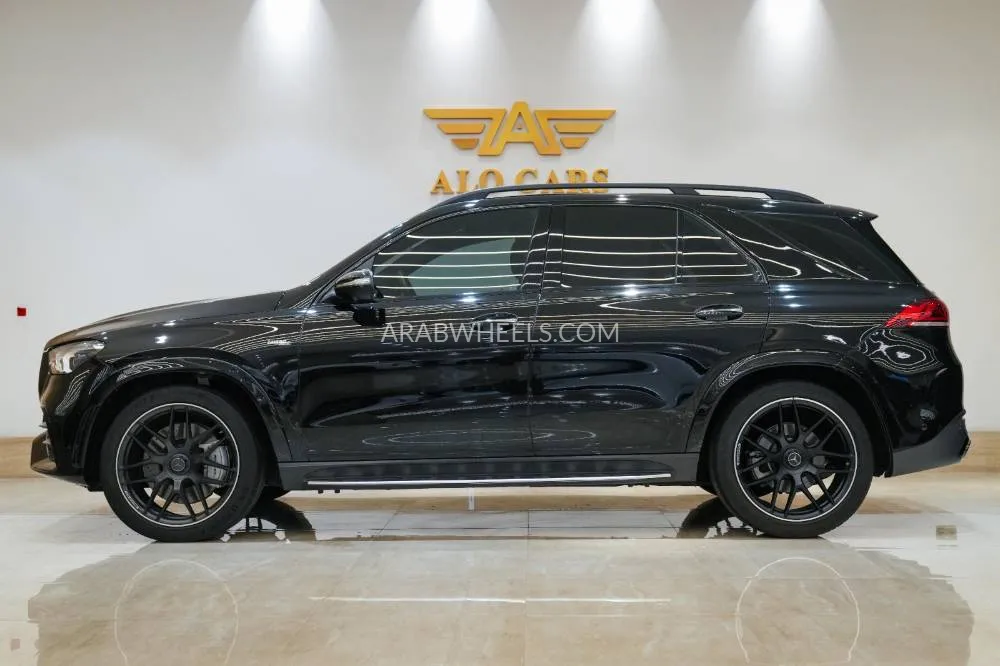 Mercedes Benz GLE Class 2023 for Sale in Dubai Image-3