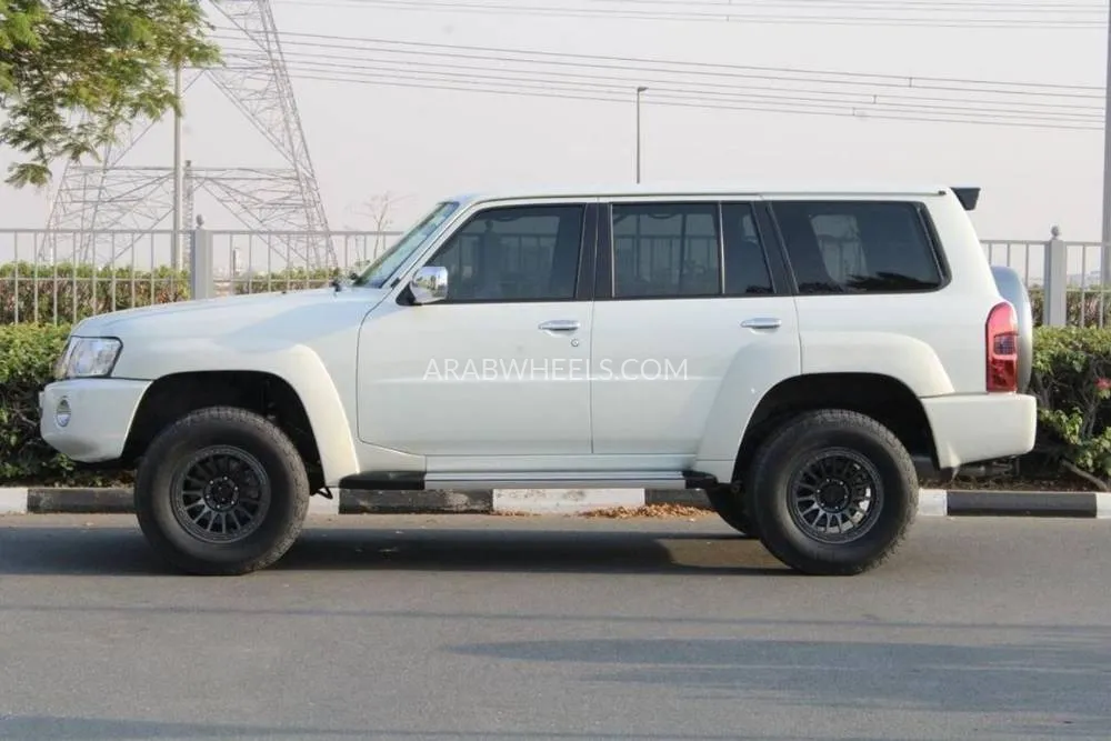 Nissan Patrol 2023 for Sale in Dubai Image-30