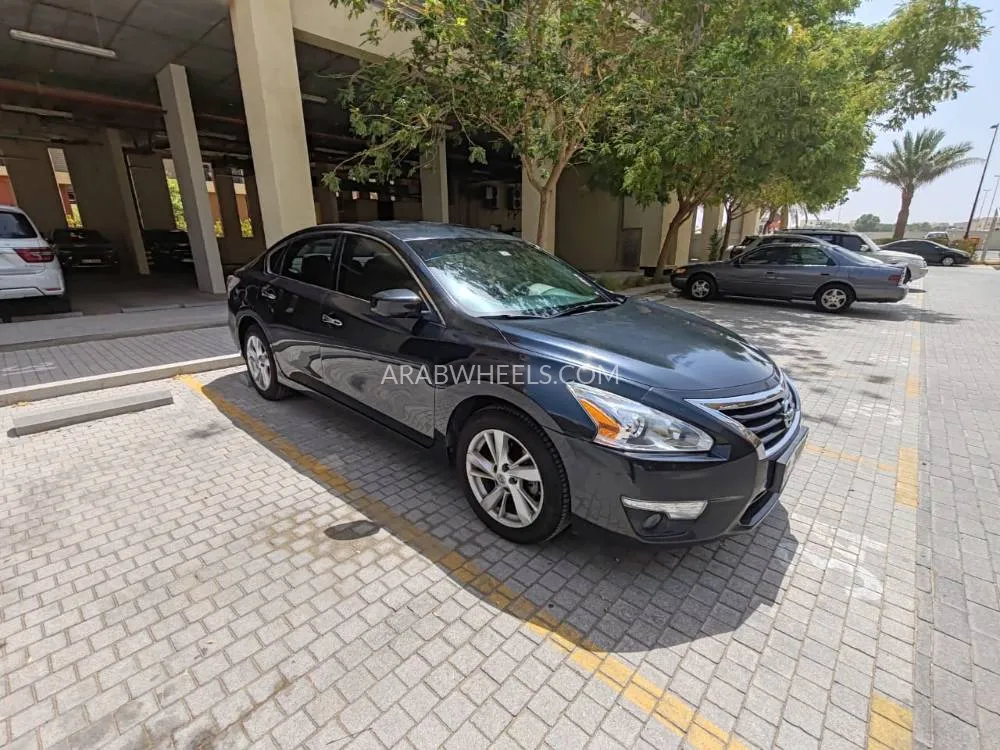 Nissan Altima 2015 for Sale in Dubai Image-4