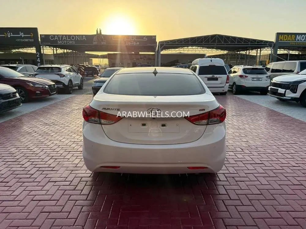 هيونداي إلنترا 2013 for Sale in عجمان Image-10