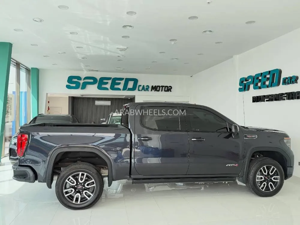 GMC Sierra 2023 for Sale in Abu Dhabi Image-5