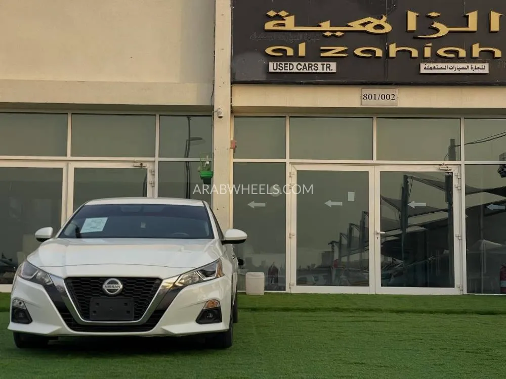 Nissan Altima 2020 for Sale in Sharjah Image-3
