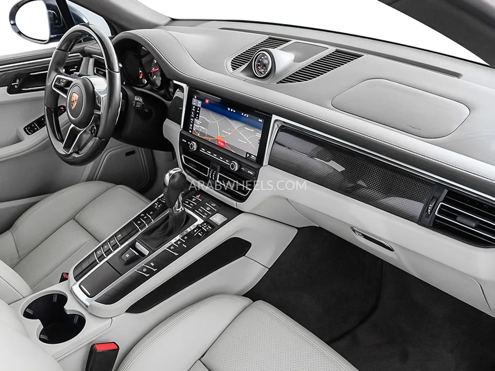 Porsche Macan 2020 for Sale in Dubai Image-12
