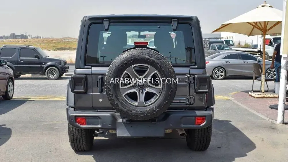 Jeep Wrangler 2018 for Sale in Sharjah Image-5