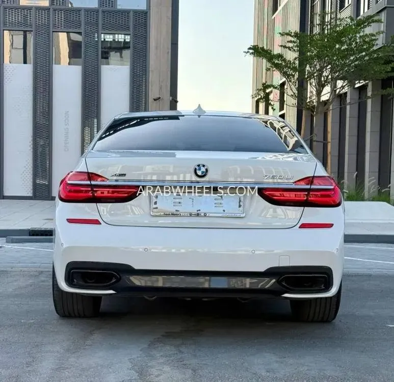 بي إم دبليو الفئة السابعة 2019 for Sale in عجمان Image-7