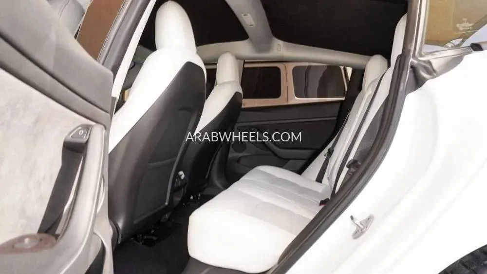 Tesla Model 3 2021 for Sale in Sharjah Image-11