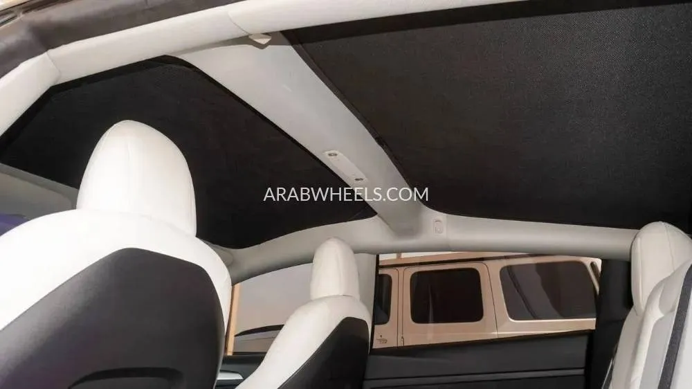 Tesla Model 3 2021 for Sale in Sharjah Image-12