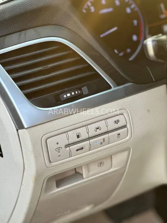 Genesis G80 2015 for Sale in Ajman Image-12