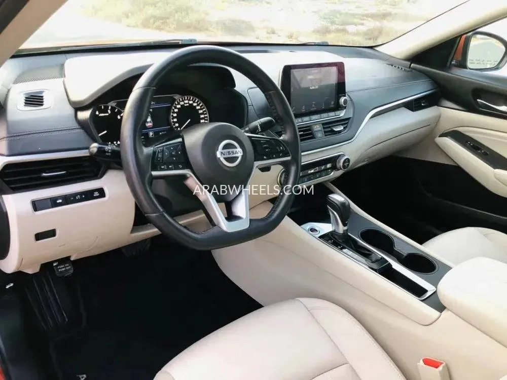 Nissan Altima 2019 for Sale in Sharjah Image-6