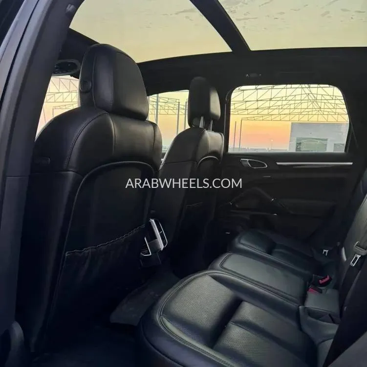 Porsche Cayenne 2018 for Sale in Ajman Image-7