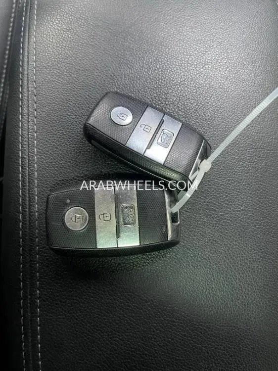 كيا سورينتو 2015 for Sale in عجمان Image-11