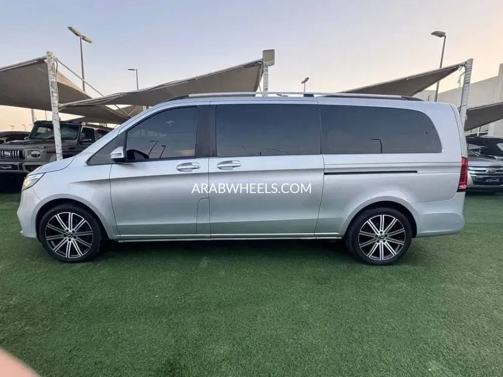 Mercedes Benz V Class 2020 for Sale in Dubai Image-7