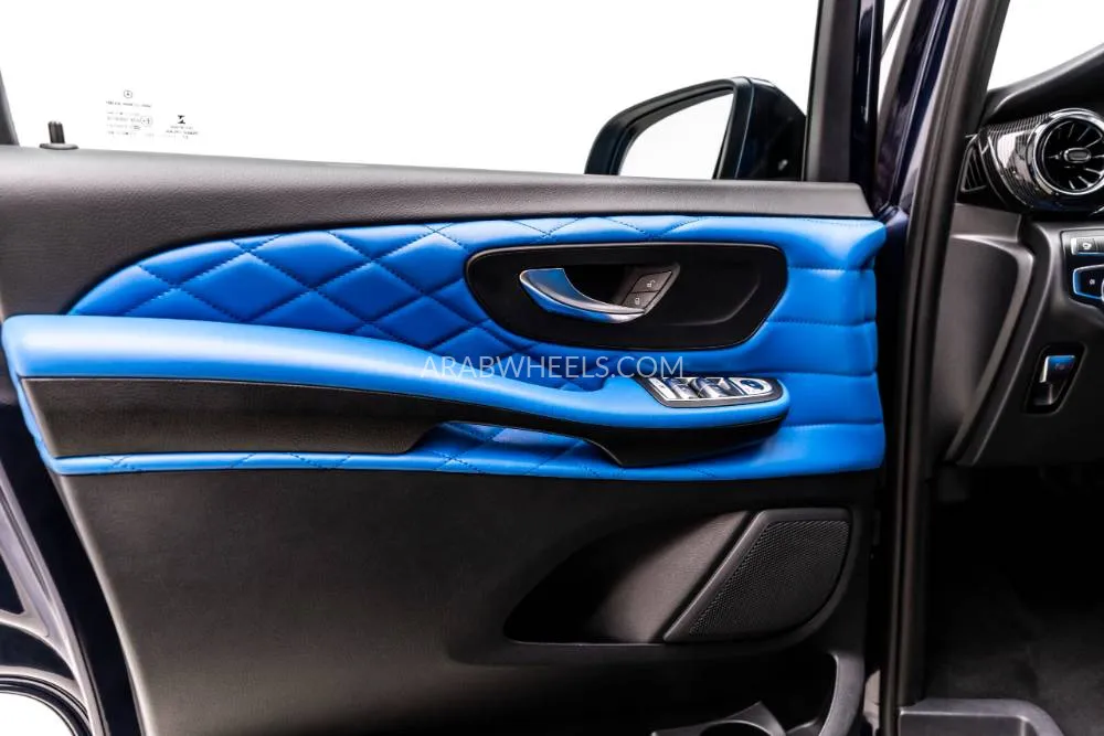 Mercedes Benz V Class 2022 for Sale in Dubai Image-11