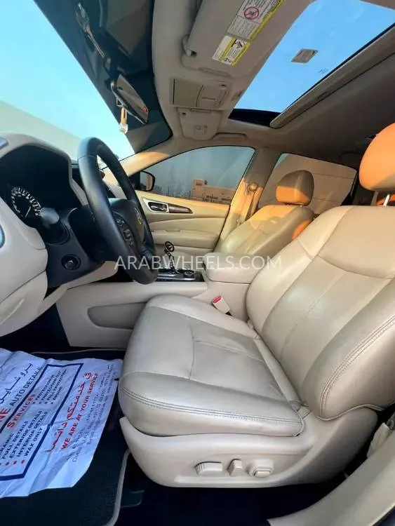 Nissan Pathfinder 2018 for Sale in Sharjah Image-11