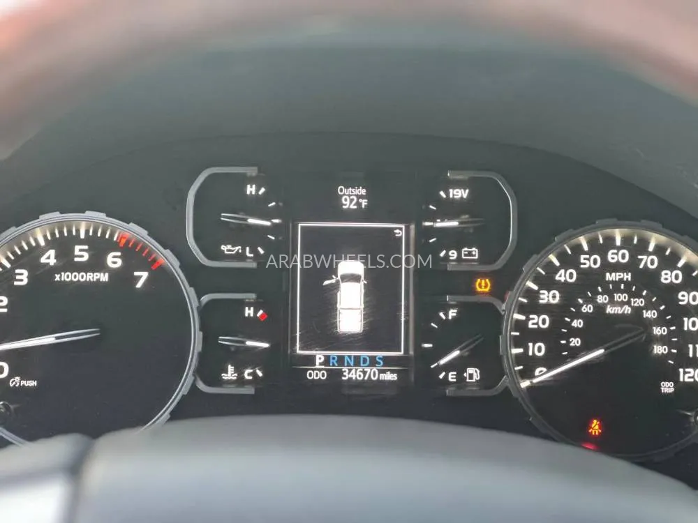 Toyota Tundra 2021 for Sale in Sharjah Image-9