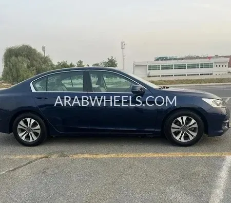Honda Accord 2017 for Sale in Dubai Image-4