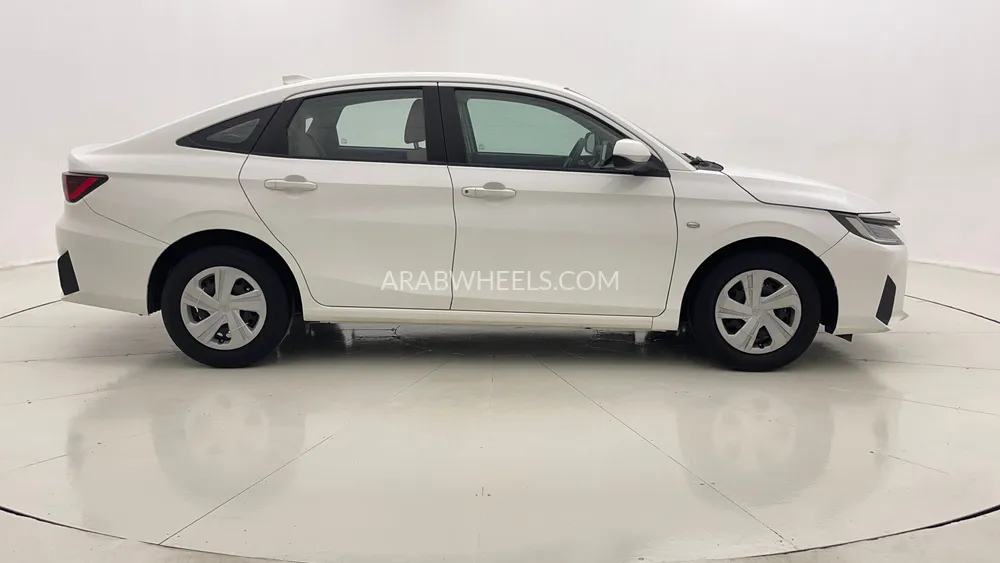 Toyota Yaris 2023 for Sale in Dubai Image-2