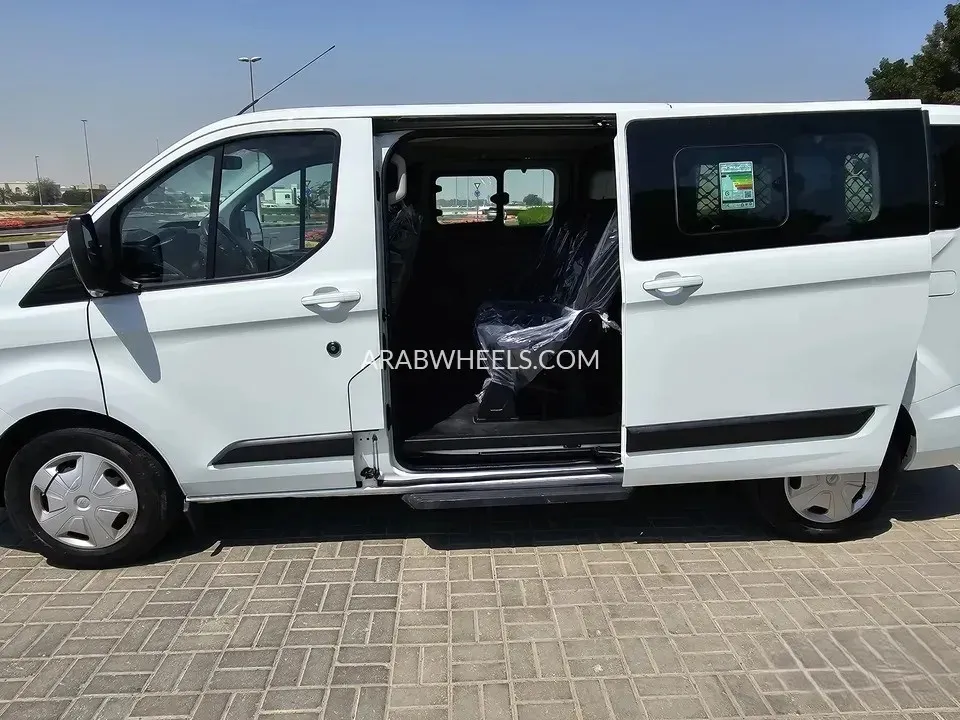 Ford Transit 2019 for Sale in Sharjah Image-13