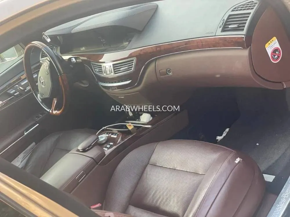 Mercedes Benz S Class 2010 for Sale in Al Ain Image-2