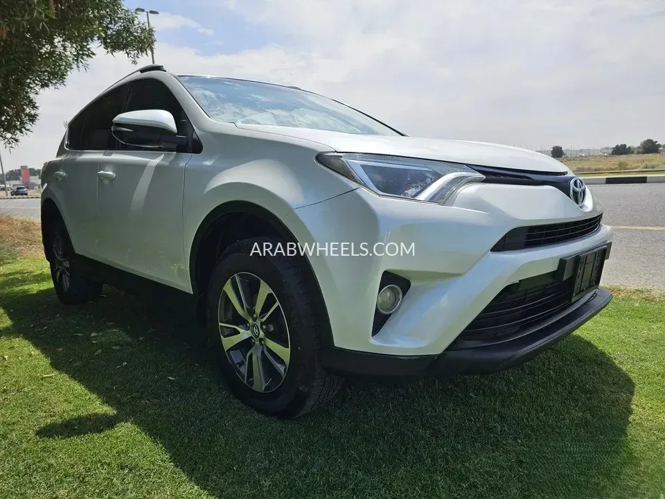 Toyota Rav4 2016 for Sale in Sharjah Image-1