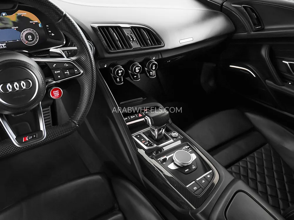 أودي  سبايدر R8 2020 for Sale in دبي Image-9