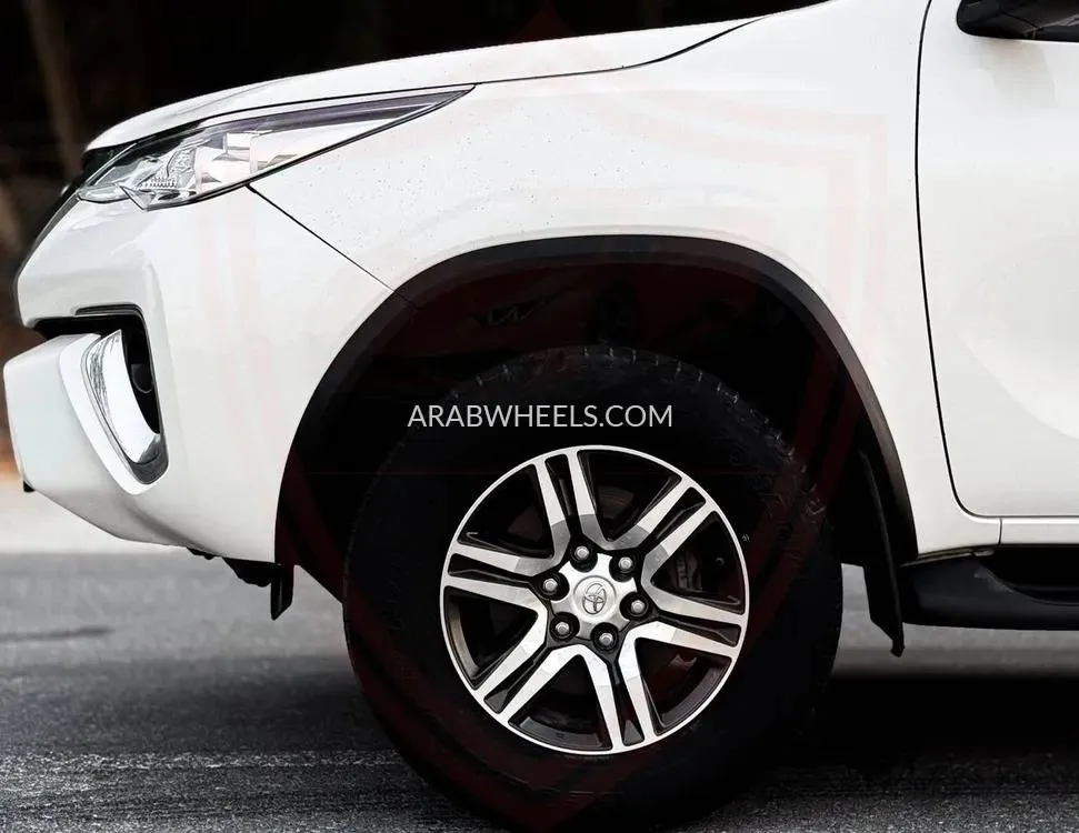 Toyota Fortuner 2019 for Sale in Sharjah Image-20