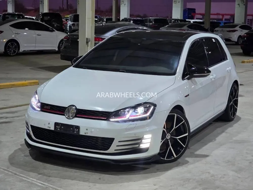  فولكس واجن جولف 2015 for Sale in أم القيوين Image-1