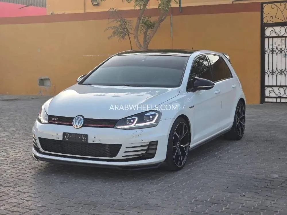  فولكس واجن جولف 2015 for Sale in أم القيوين Image-2