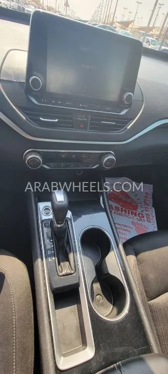 Nissan Altima 2021 for Sale in Dubai Image-9