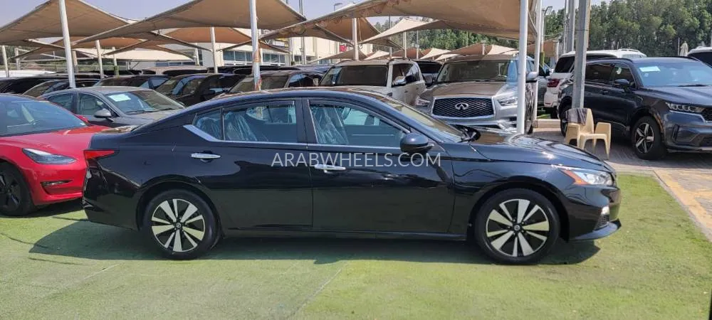 Nissan Altima 2021 for Sale in Dubai Image-17