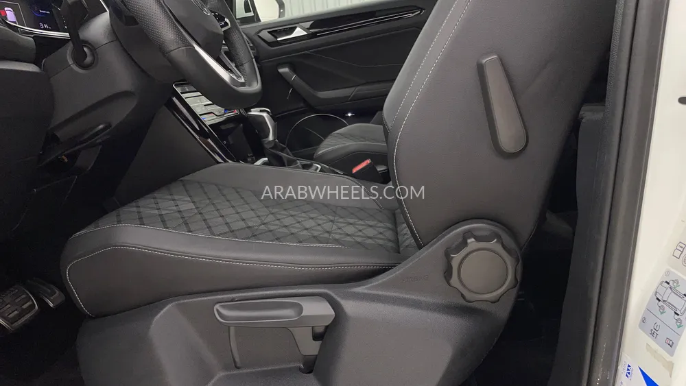 Volkswagen T Roc 2023 for Sale in Dubai Image-22