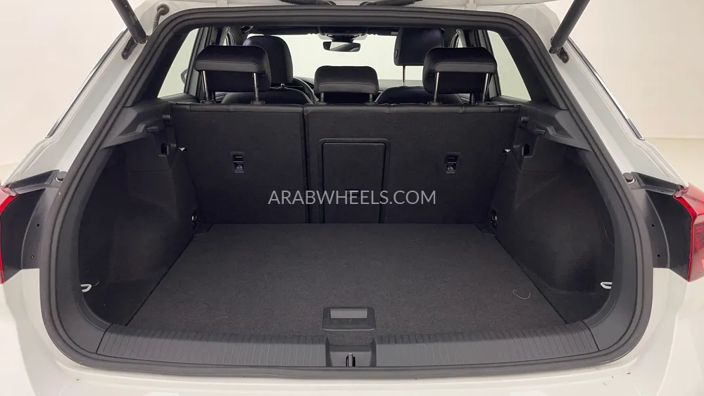 Volkswagen T Roc 2023 for Sale in Dubai Image-28