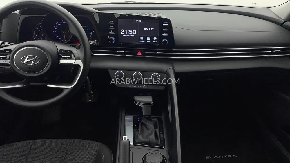 Hyundai Elantra 2023 for Sale in Dubai Image-14